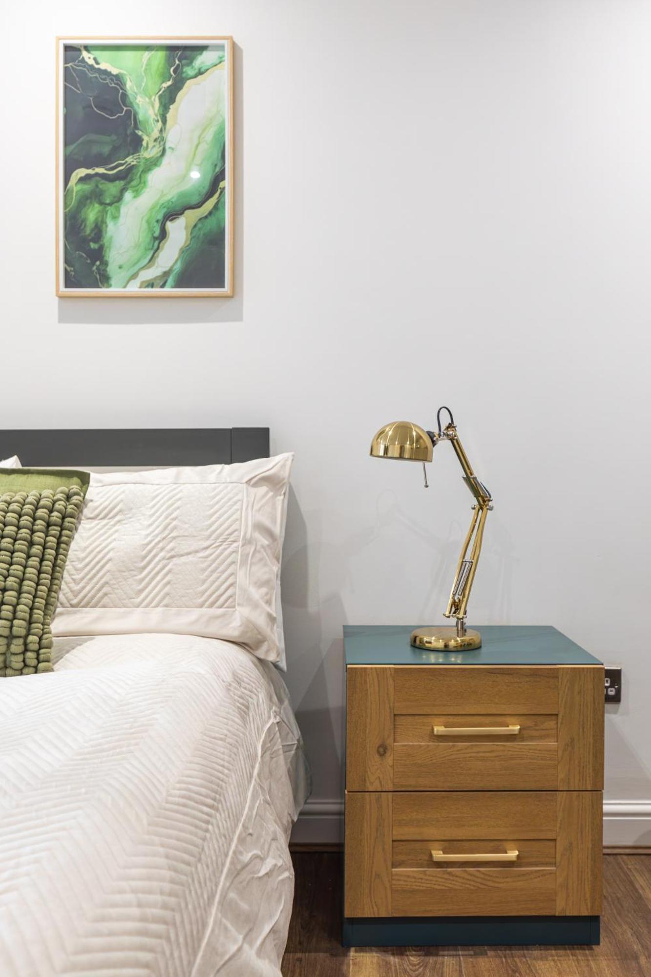 Chicstay Suites High Wycombe Extérieur photo